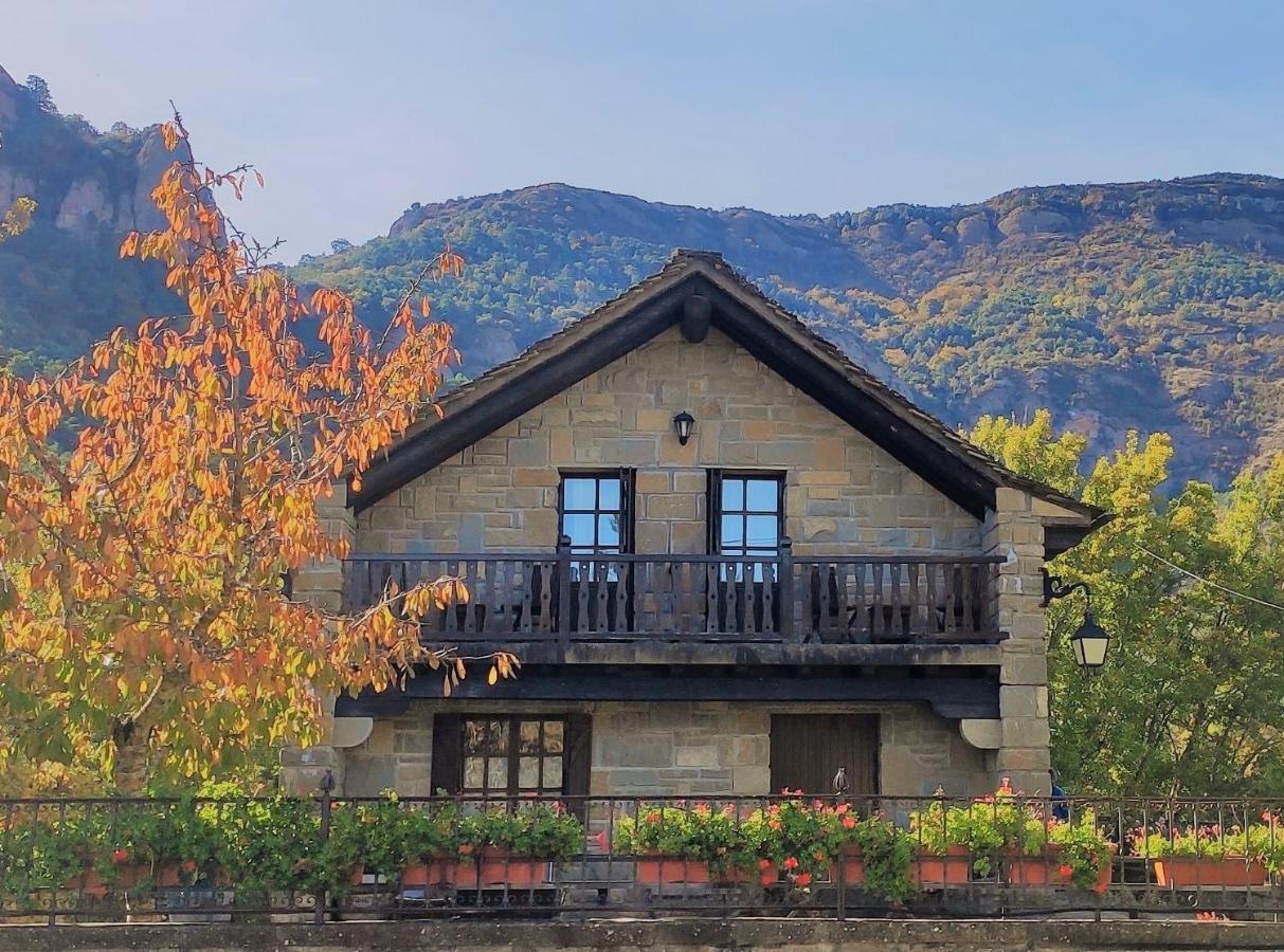Hotel Rural El Mirador De Los Pirineos Santa Cruz de la Serós Екстериор снимка